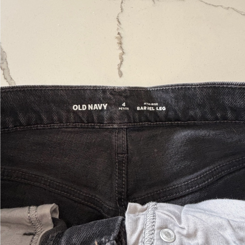 Black Old Navy Women’s Barrel Jeans - Picture 5 of 5